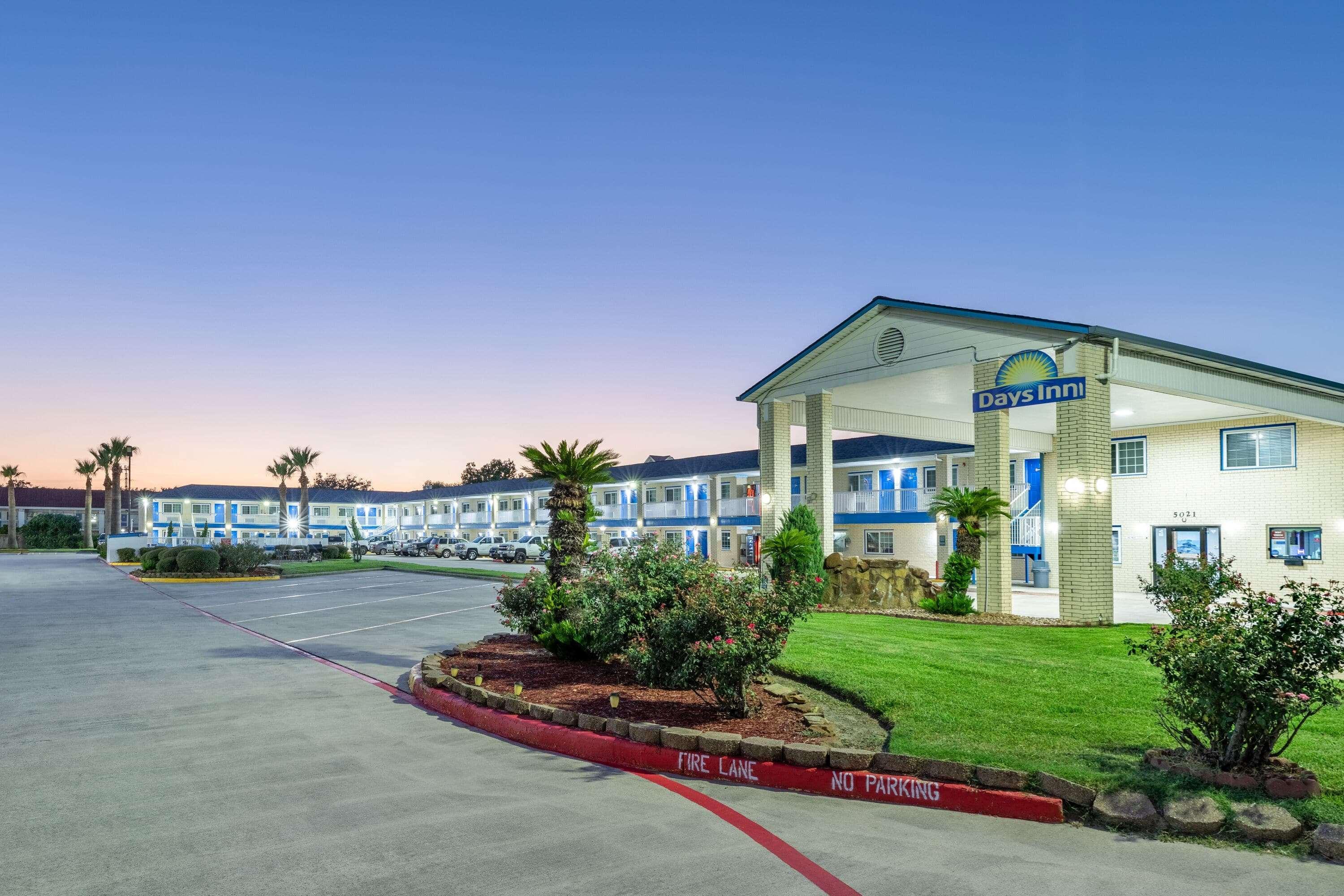 Days Inn By Wyndham Baytown Tx Exterior photo